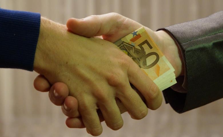 华硕采购涉嫌受贿被查,还晶振厂家一个清白